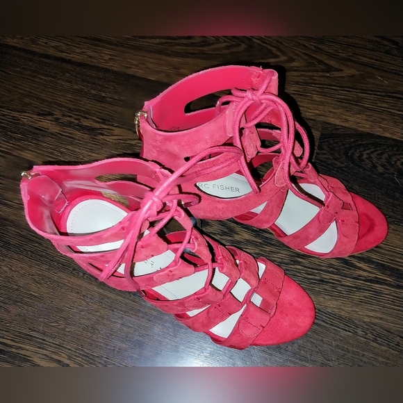 Marc Fisher Red Suede Paradox Gladiator Shoe Heels Size 6 EUC - Picture 2 of 5